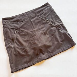 Athleta Mini Skirt/Skort with pockets size M